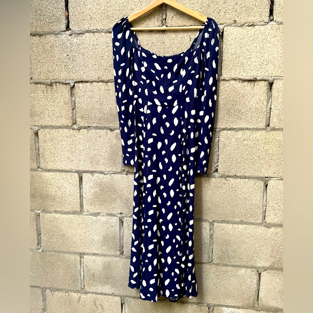 Reformation patterned side slit midi dress. Dark blue w white splodges. Size00